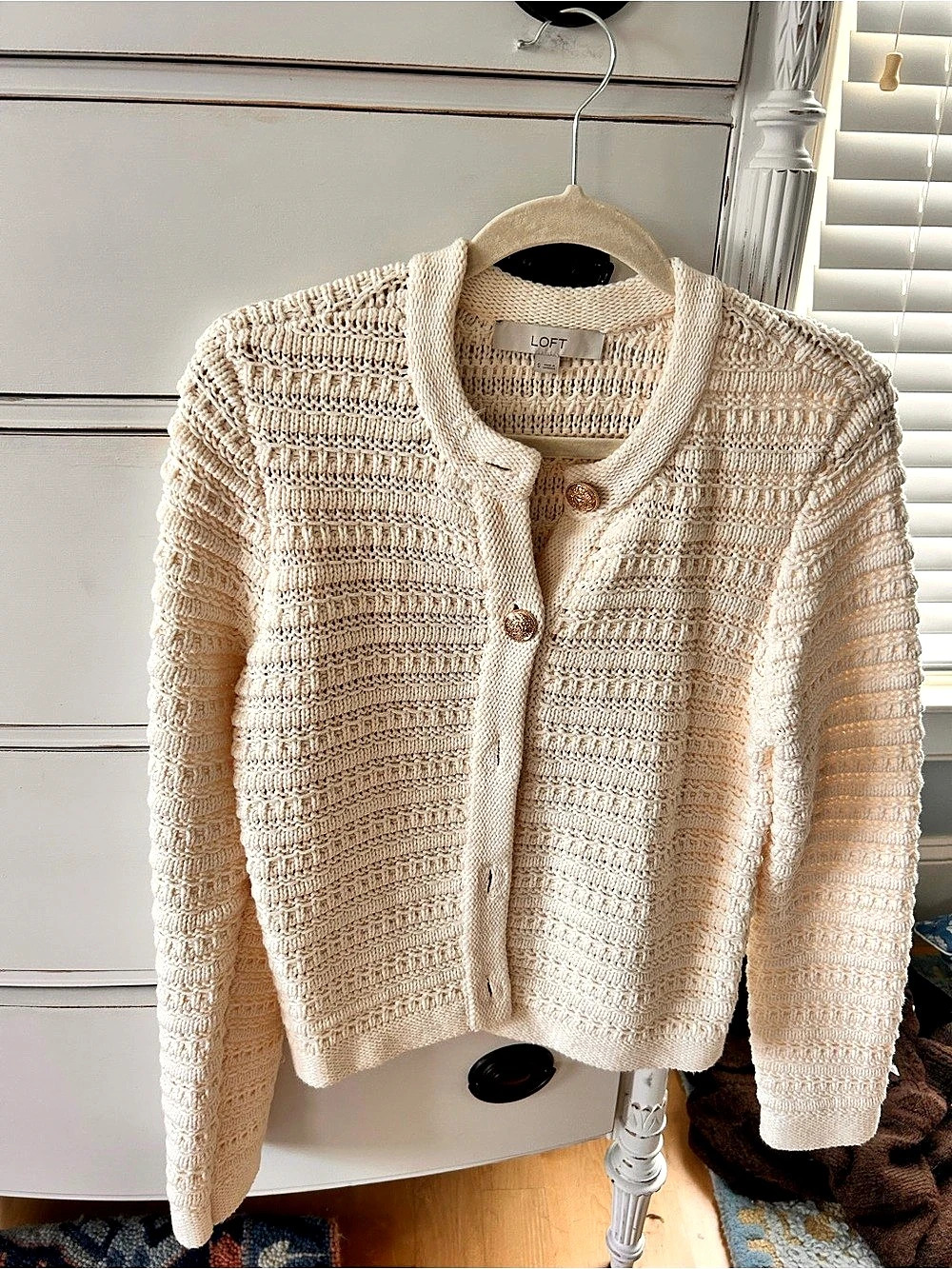 LOFT Button-Front Cardigan in Cream Size Small Like New
